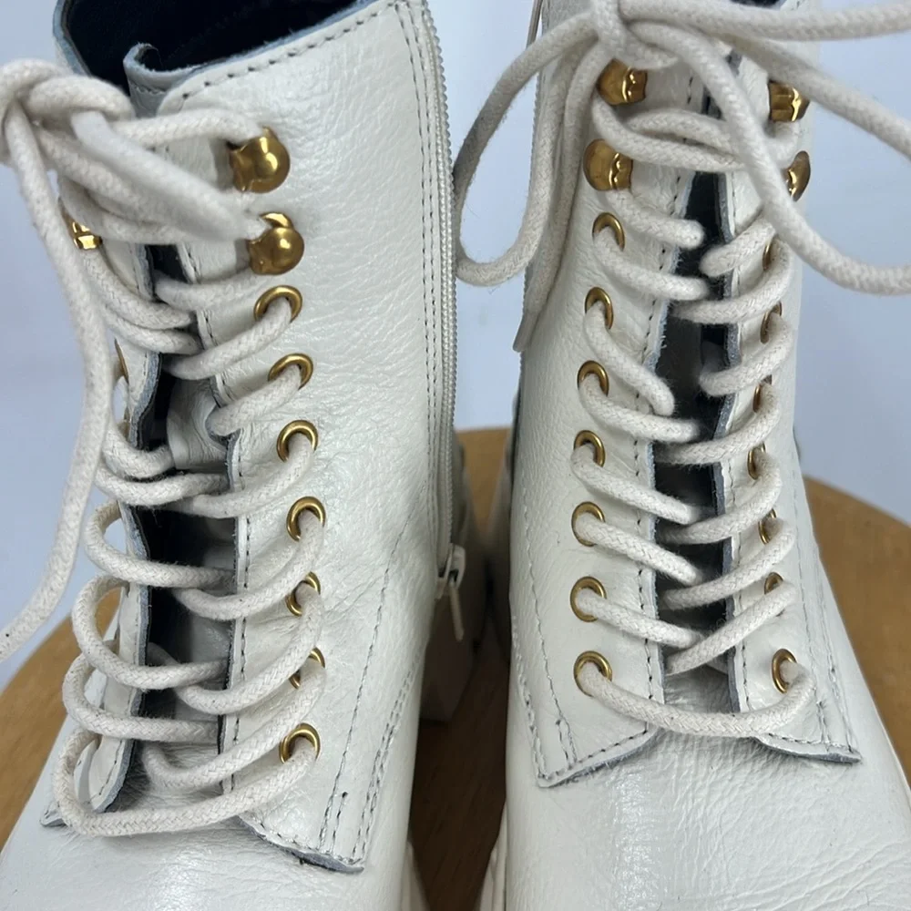 Vince Camuto  leather lug sole platform, cream winter white booties size…10/40